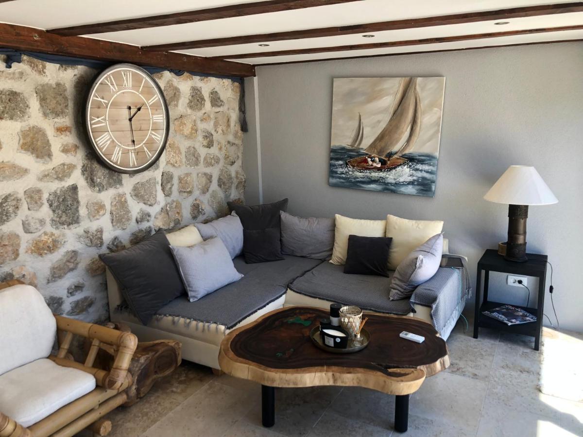Private Cottage In Olive Grove With Heated Pool Vinisce Bagian luar foto