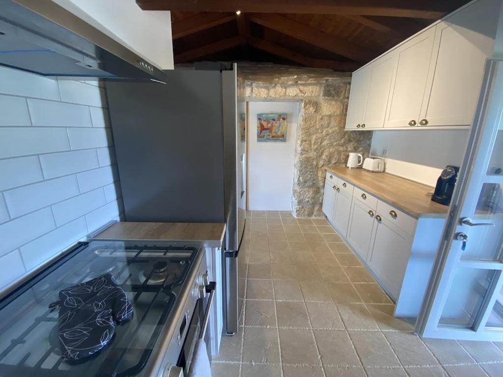 Private Cottage In Olive Grove With Heated Pool Vinisce Bagian luar foto
