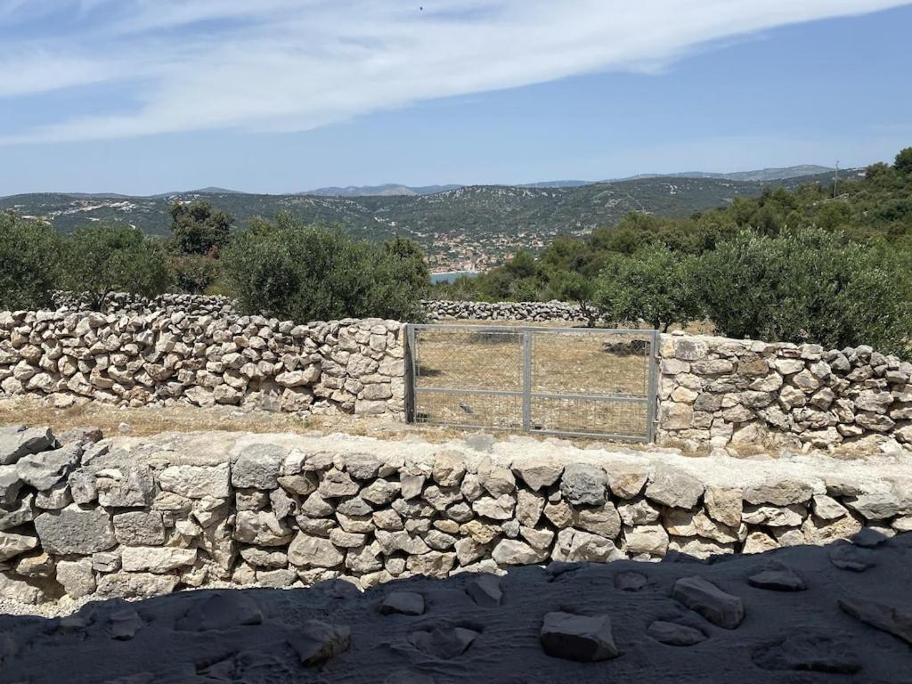 Private Cottage In Olive Grove With Heated Pool Vinisce Bagian luar foto