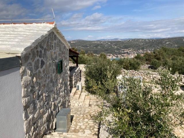 Private Cottage In Olive Grove With Heated Pool Vinisce Bagian luar foto