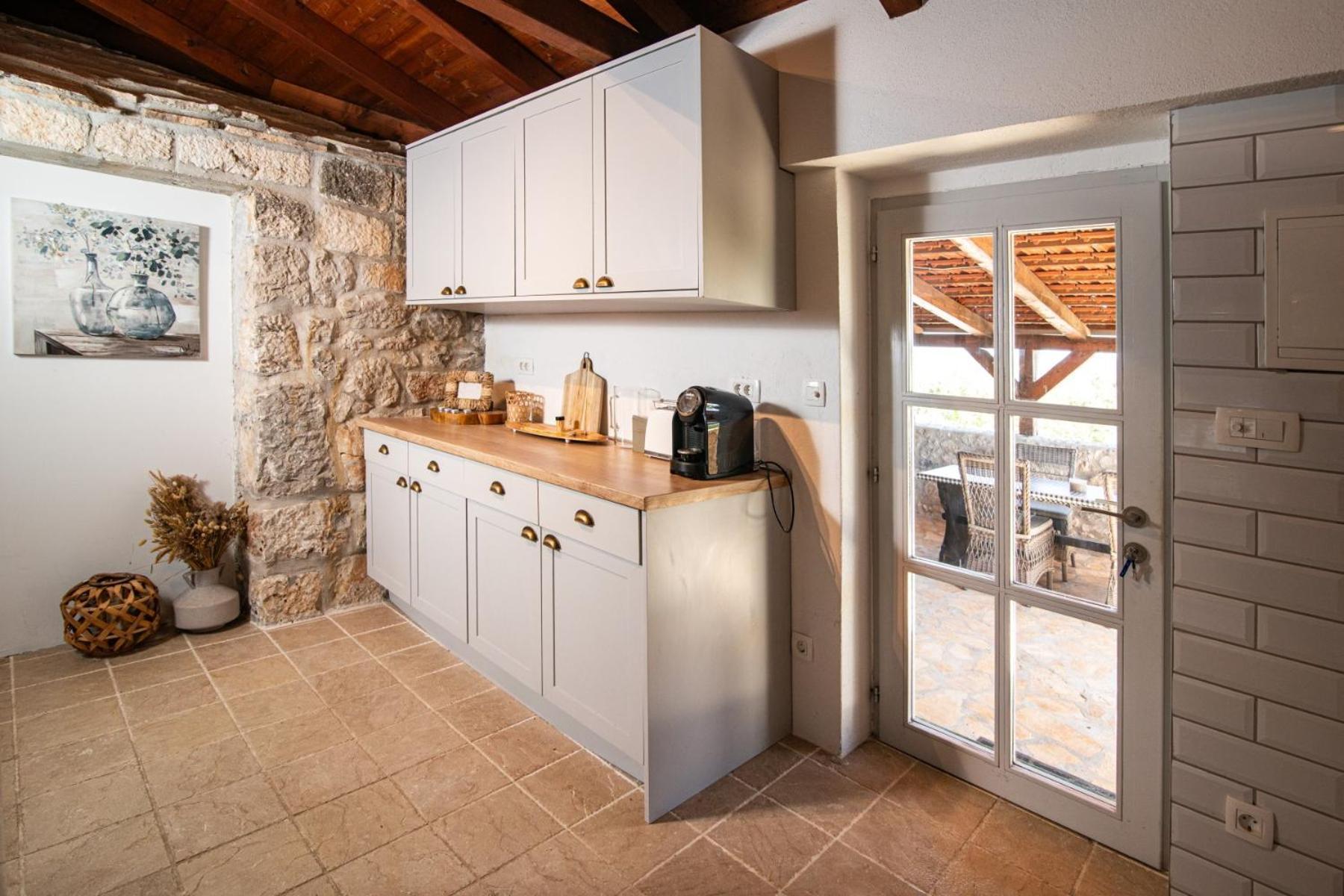 Private Cottage In Olive Grove With Heated Pool Vinisce Bagian luar foto
