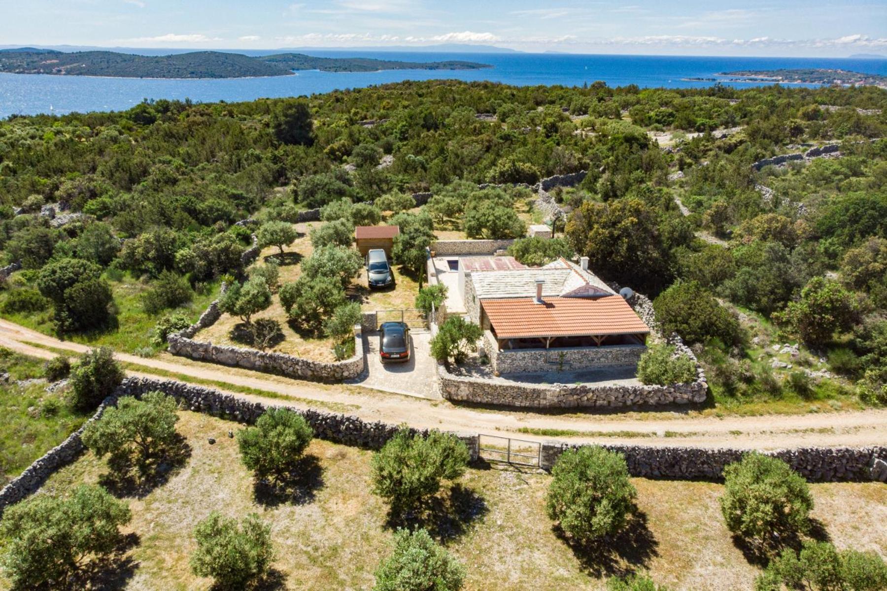 Private Cottage In Olive Grove With Heated Pool Vinisce Bagian luar foto